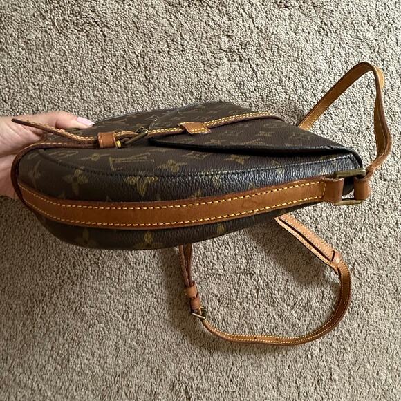 Authentic Louis Vuitton Chantilly crossbody bag - Picture 3 of 7